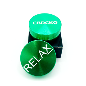 Zelená drtička CBDčko - malá, kovová, magnetická Design: Relax